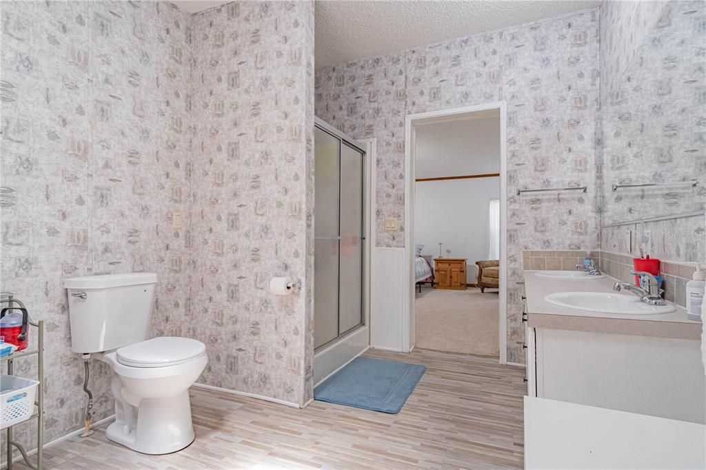 For Sale: $345,000 (4 beds, 3 baths, 2356 Square Feet)