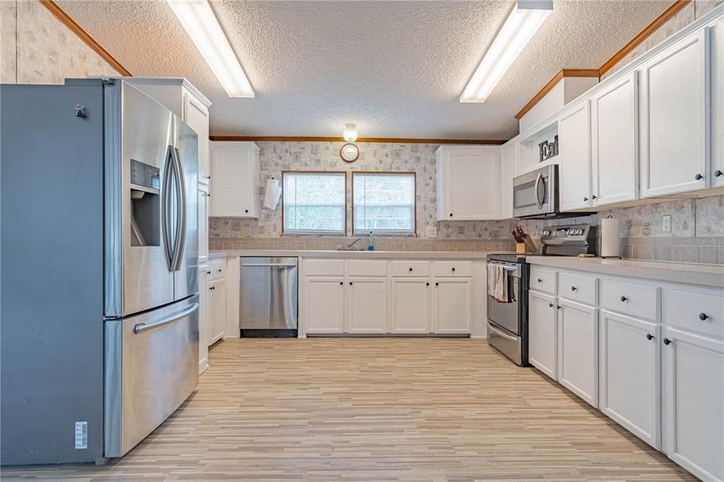 For Sale: $345,000 (4 beds, 3 baths, 2356 Square Feet)