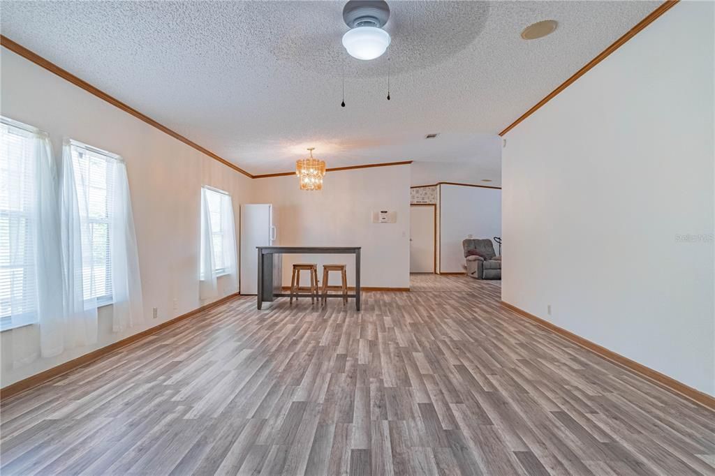 For Sale: $345,000 (4 beds, 3 baths, 2356 Square Feet)