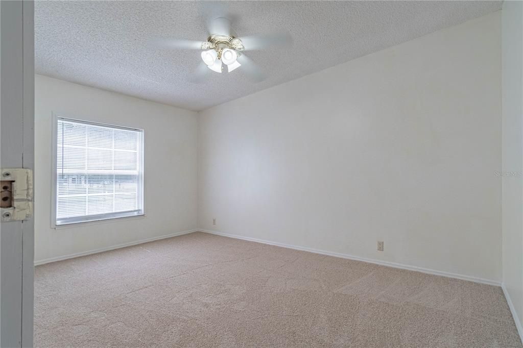 For Sale: $345,000 (4 beds, 3 baths, 2356 Square Feet)