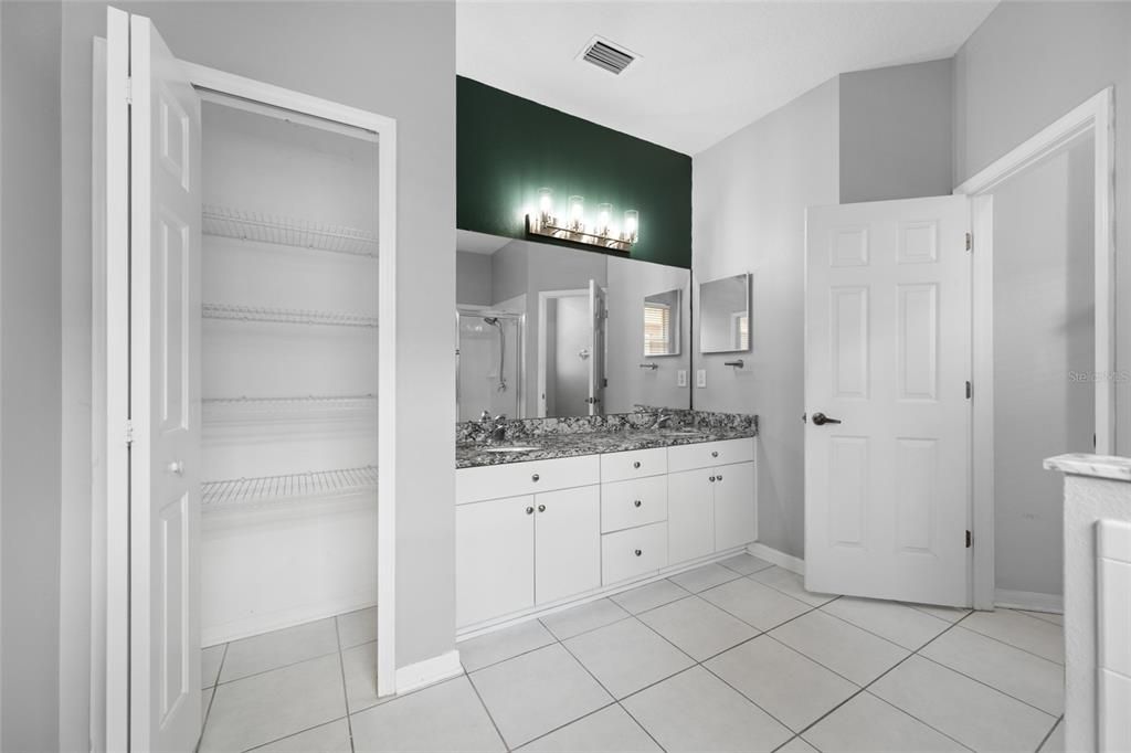 For Sale: $385,000 (3 beds, 2 baths, 1654 Square Feet)