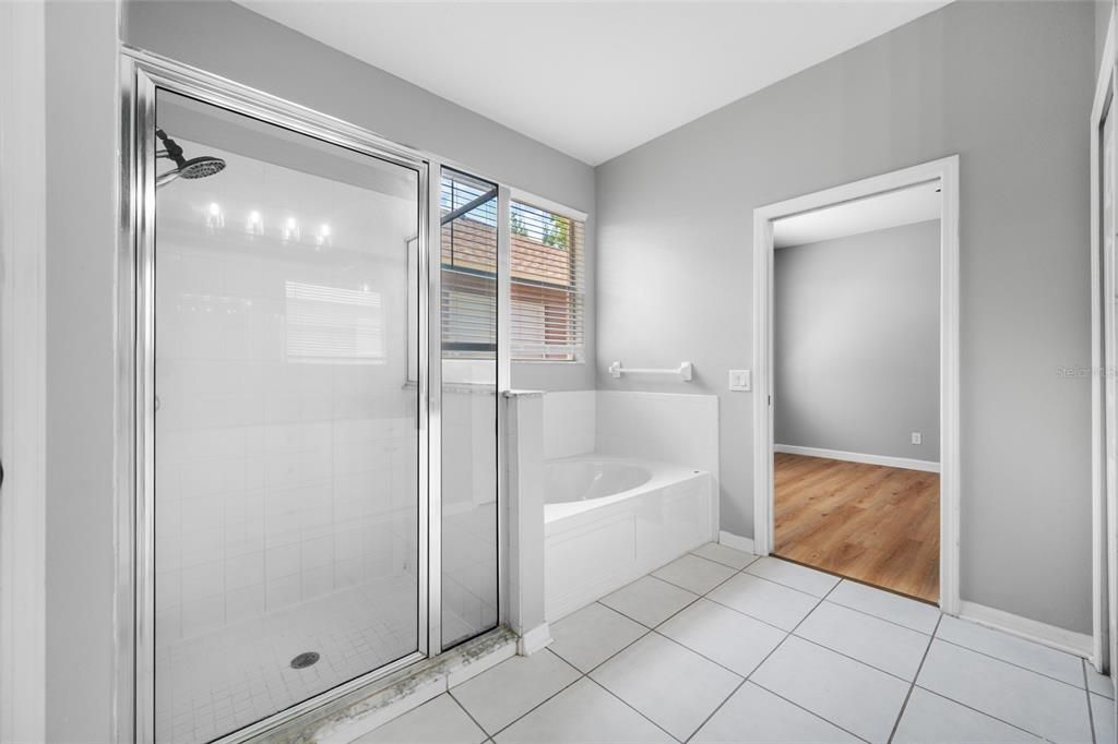 For Sale: $385,000 (3 beds, 2 baths, 1654 Square Feet)