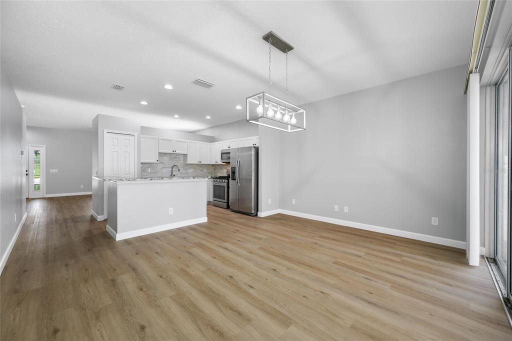 For Sale: $385,000 (3 beds, 2 baths, 1654 Square Feet)