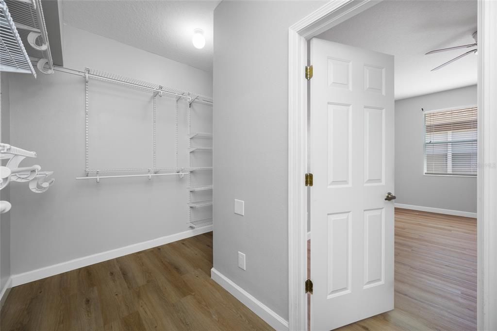 For Sale: $385,000 (3 beds, 2 baths, 1654 Square Feet)
