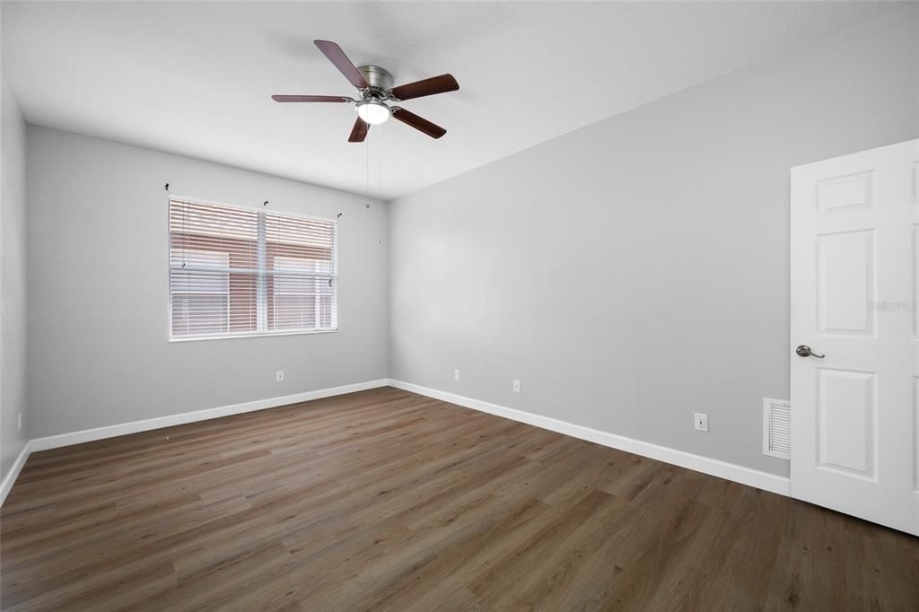 For Sale: $385,000 (3 beds, 2 baths, 1654 Square Feet)