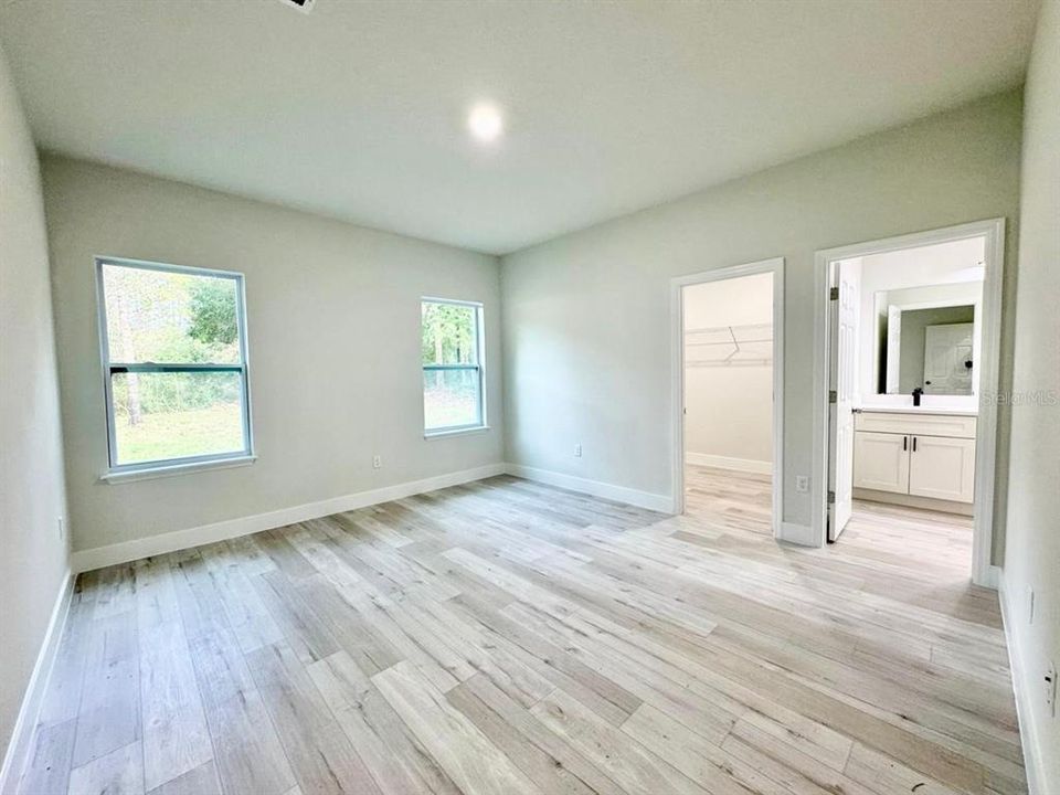 На продажу: $269,990 (3 спален, 2 ванн, 1529 Квадратных фут)