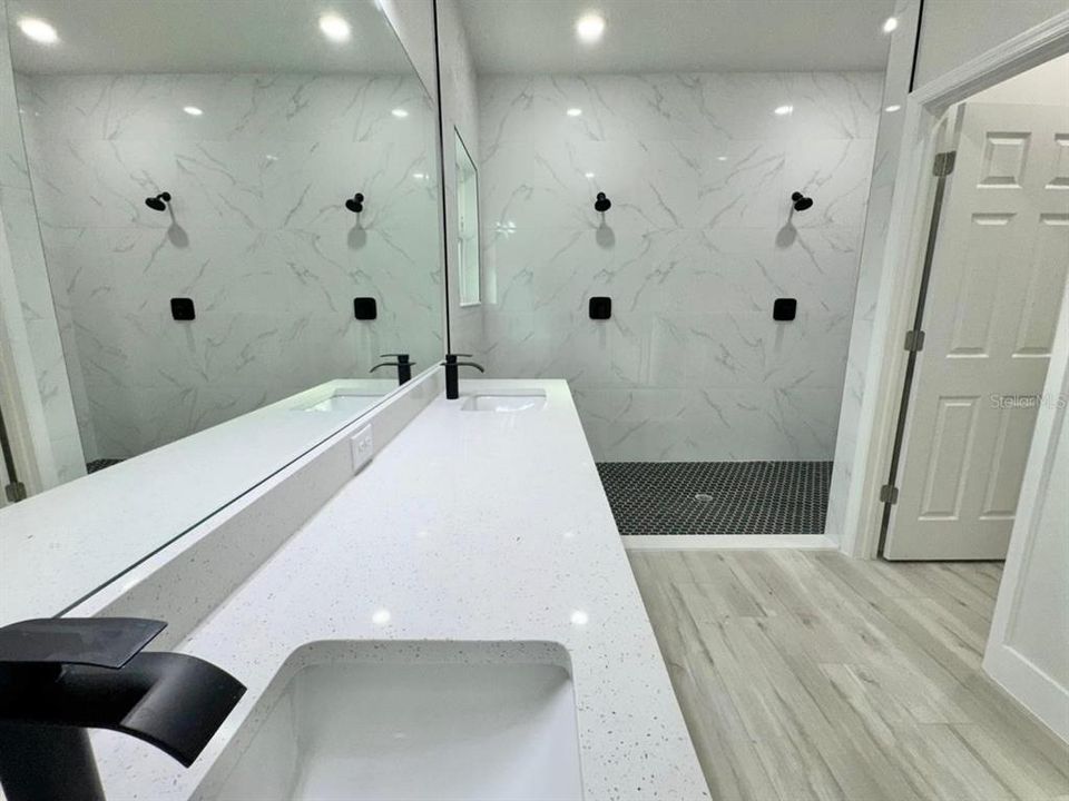 На продажу: $269,990 (3 спален, 2 ванн, 1529 Квадратных фут)