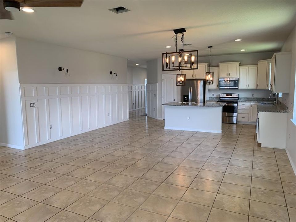 For Sale: $389,900 (3 beds, 2 baths, 2144 Square Feet)