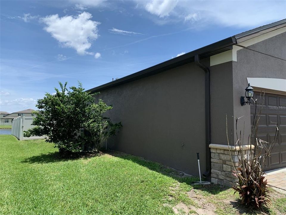 For Sale: $389,900 (3 beds, 2 baths, 2144 Square Feet)
