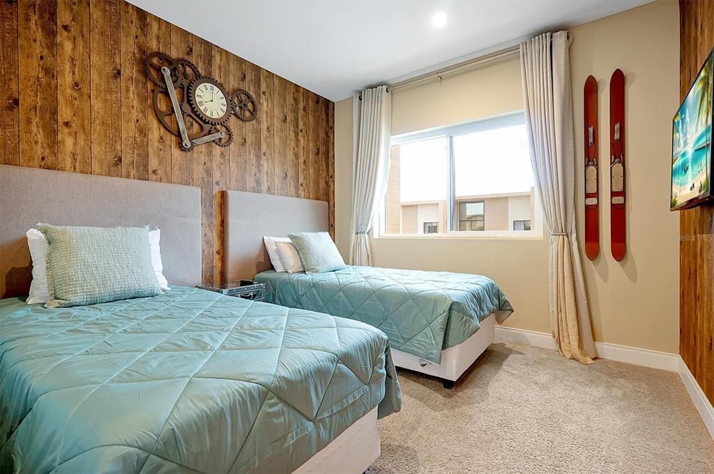 На продажу: $469,900 (3 спален, 3 ванн, 2195 Квадратных фут)