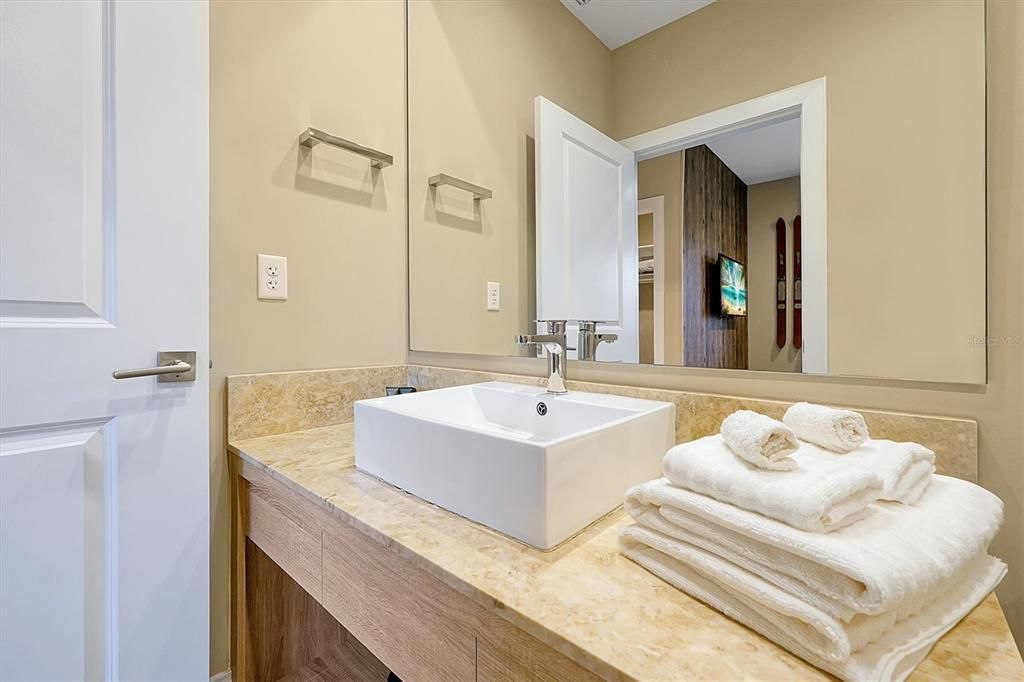 На продажу: $469,900 (3 спален, 3 ванн, 2195 Квадратных фут)