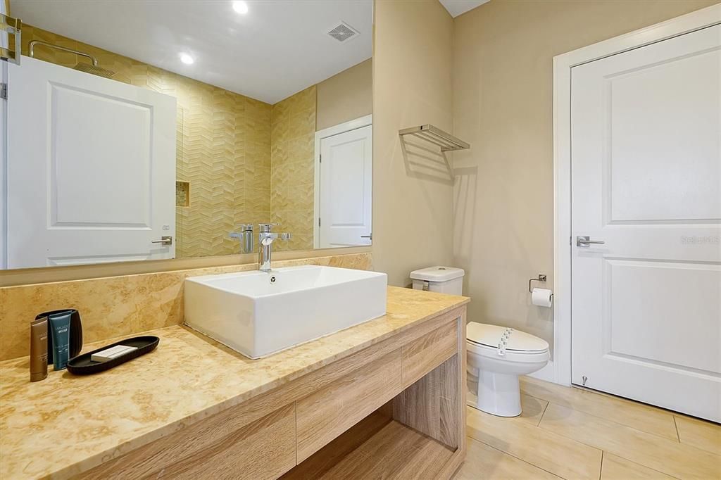 На продажу: $469,900 (3 спален, 3 ванн, 2195 Квадратных фут)