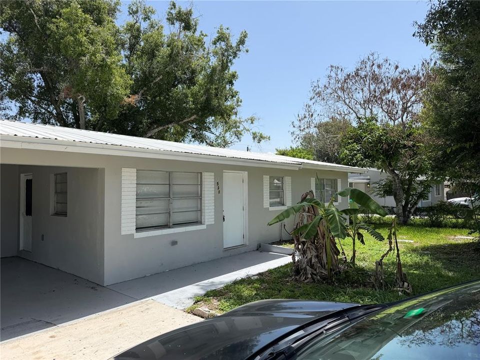 For Sale: $199,900 (3 beds, 1 baths, 864 Square Feet)