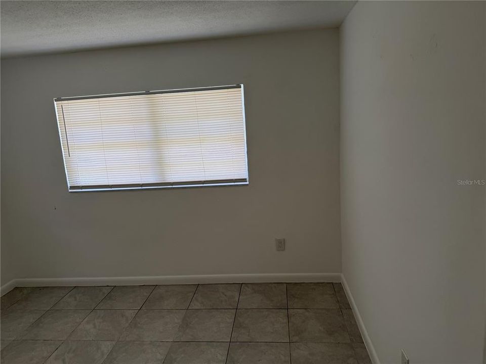 For Sale: $199,900 (3 beds, 1 baths, 864 Square Feet)
