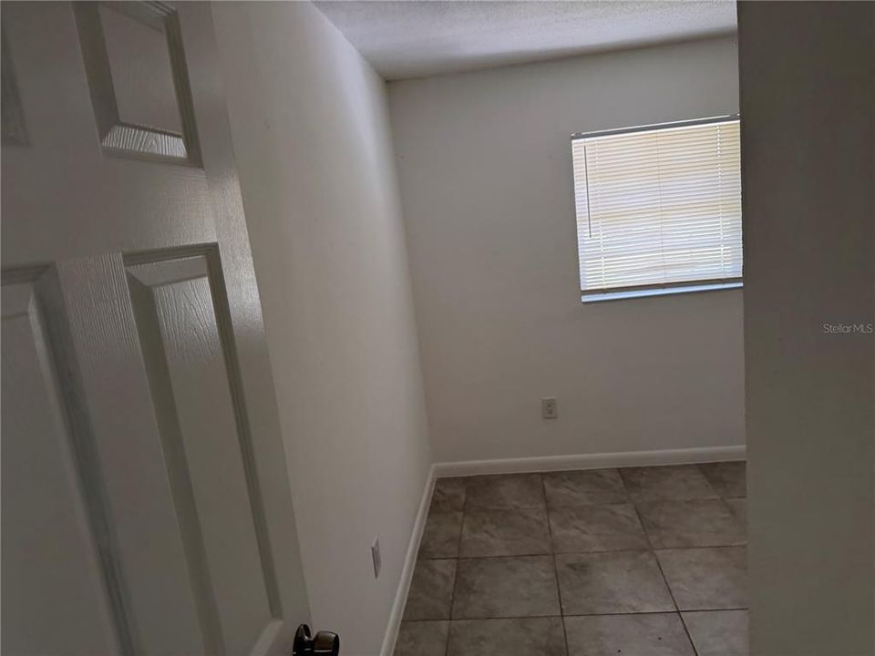 For Sale: $199,900 (3 beds, 1 baths, 864 Square Feet)