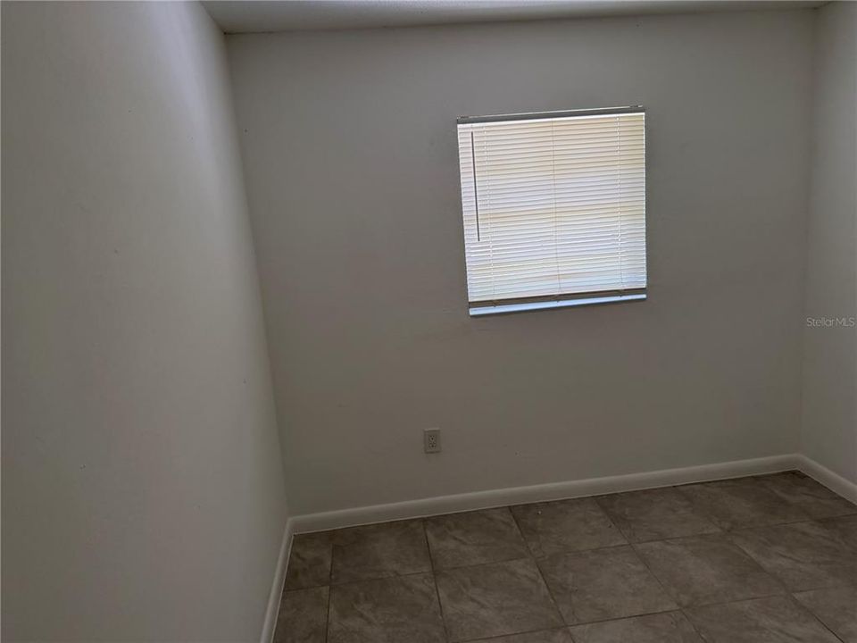 For Sale: $199,900 (3 beds, 1 baths, 864 Square Feet)