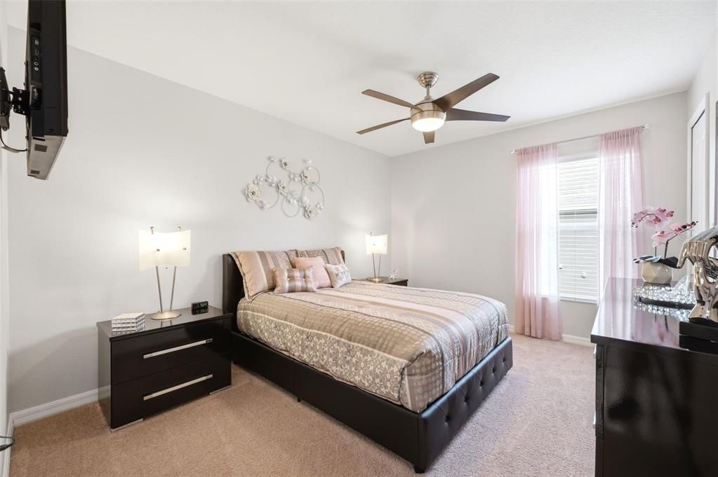 En Venta: $339,900 (3 camas, 2 baños, 1720 Pies cuadrados)