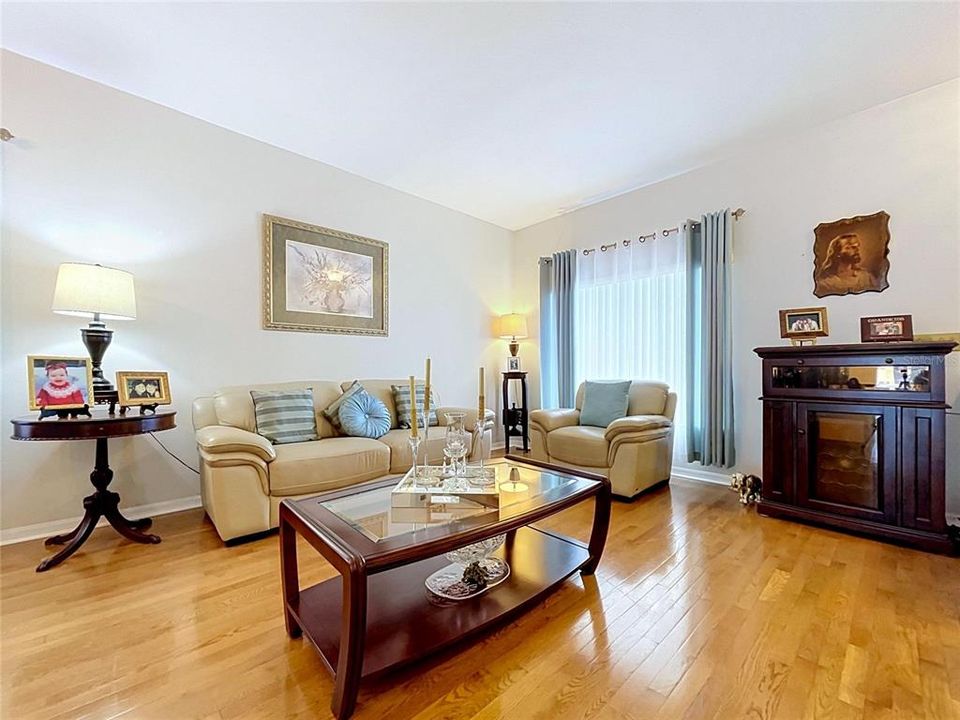 En Venta: $419,500 (3 camas, 2 baños, 1731 Pies cuadrados)