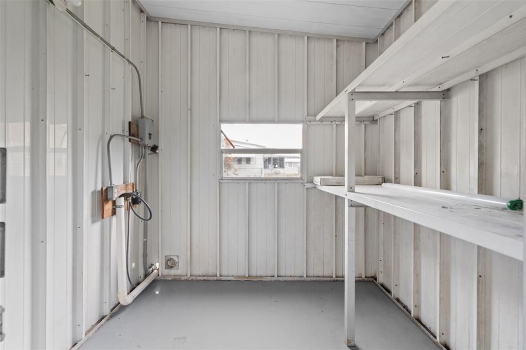 For Sale: $149,900 (2 beds, 2 baths, 1056 Square Feet)