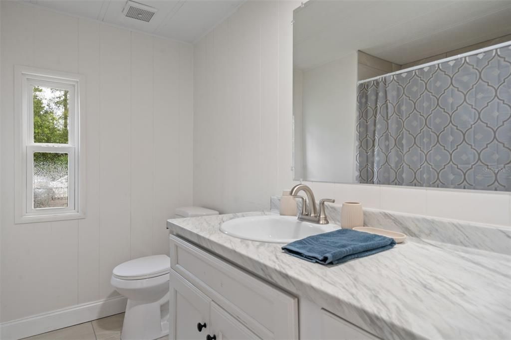 For Sale: $149,900 (2 beds, 2 baths, 1056 Square Feet)