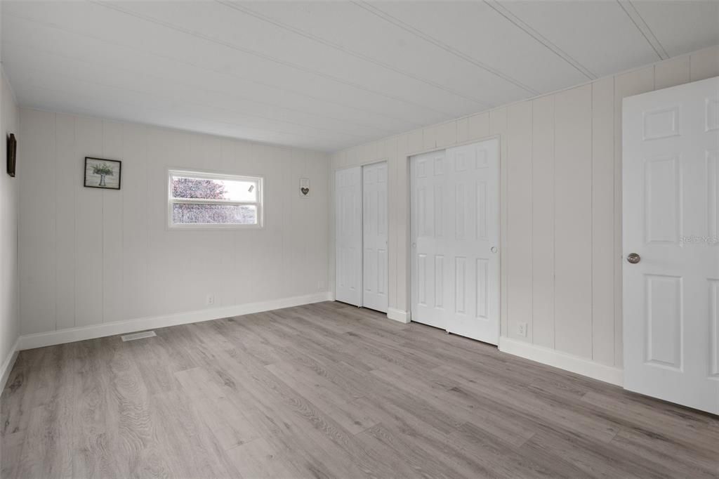 For Sale: $149,900 (2 beds, 2 baths, 1056 Square Feet)