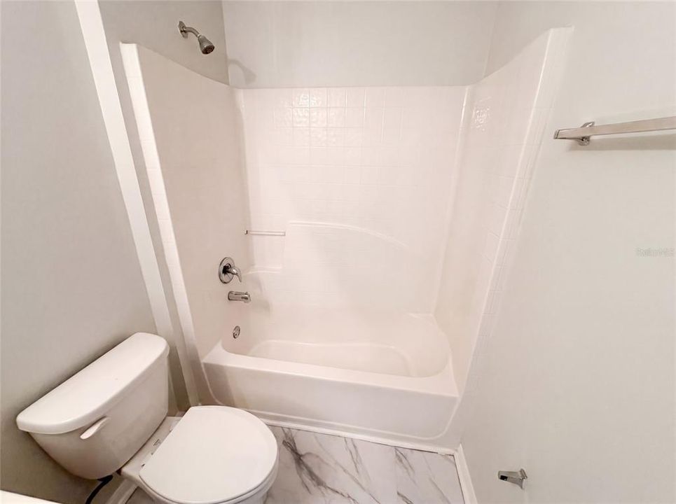 En Venta: $365,000 (4 camas, 2 baños, 2142 Pies cuadrados)