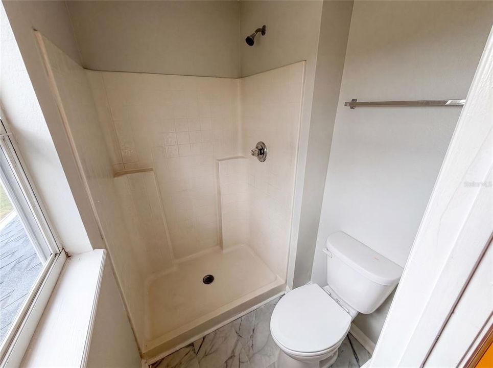 En Venta: $365,000 (4 camas, 2 baños, 2142 Pies cuadrados)