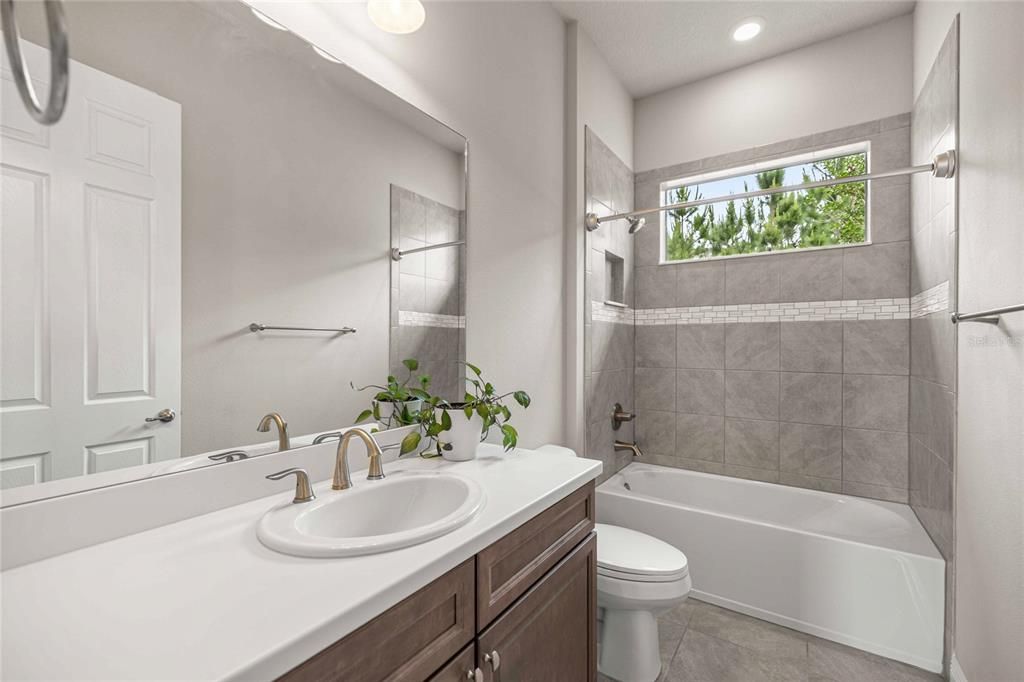 En Venta: $990,000 (3 camas, 3 baños, 2602 Pies cuadrados)