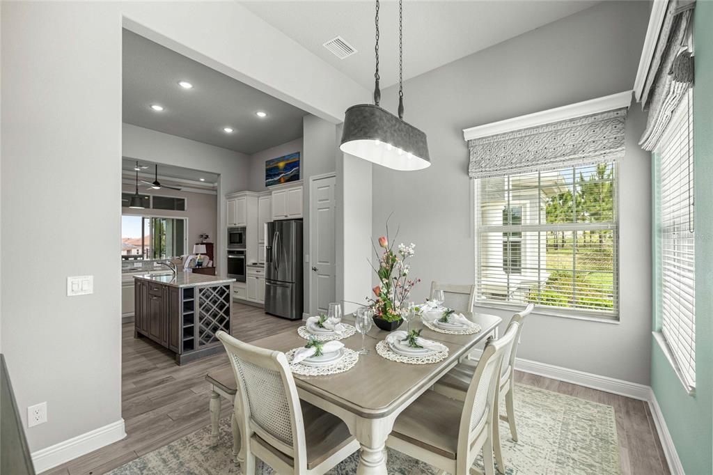 En Venta: $990,000 (3 camas, 3 baños, 2602 Pies cuadrados)