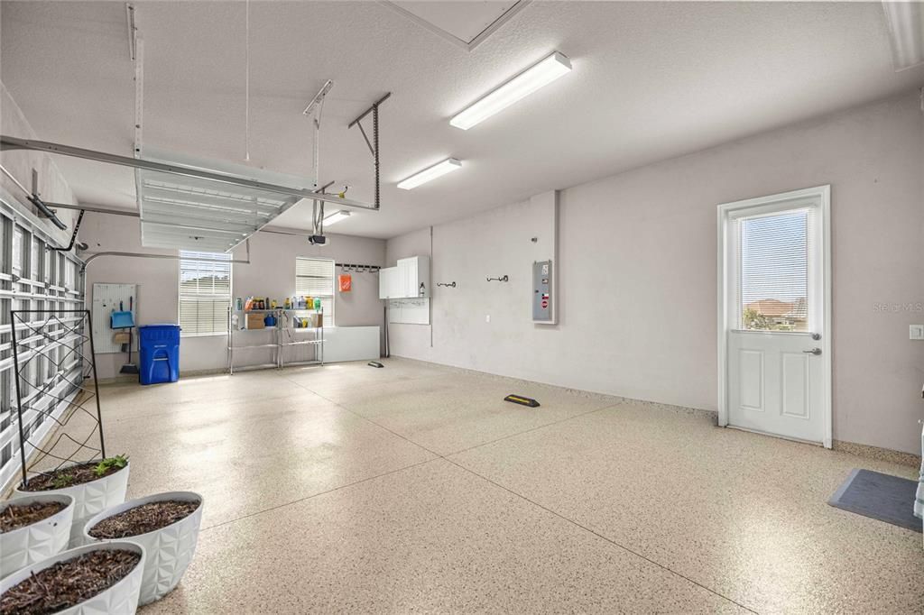 En Venta: $990,000 (3 camas, 3 baños, 2602 Pies cuadrados)