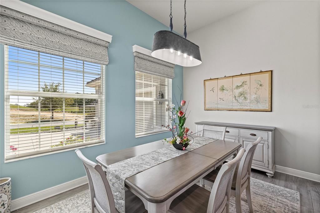 En Venta: $990,000 (3 camas, 3 baños, 2602 Pies cuadrados)