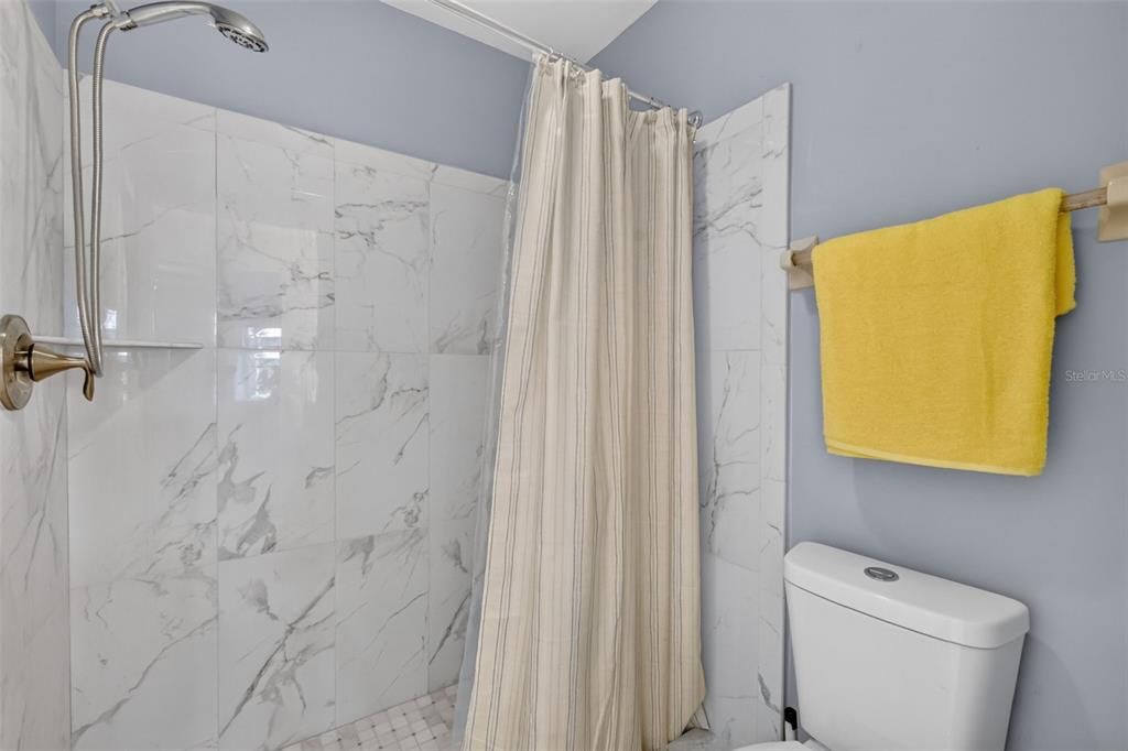 En Venta: $290,000 (2 camas, 2 baños, 1296 Pies cuadrados)