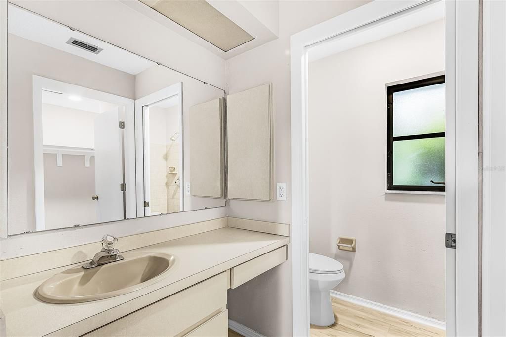 На продажу: $289,900 (3 спален, 2 ванн, 1364 Квадратных фут)