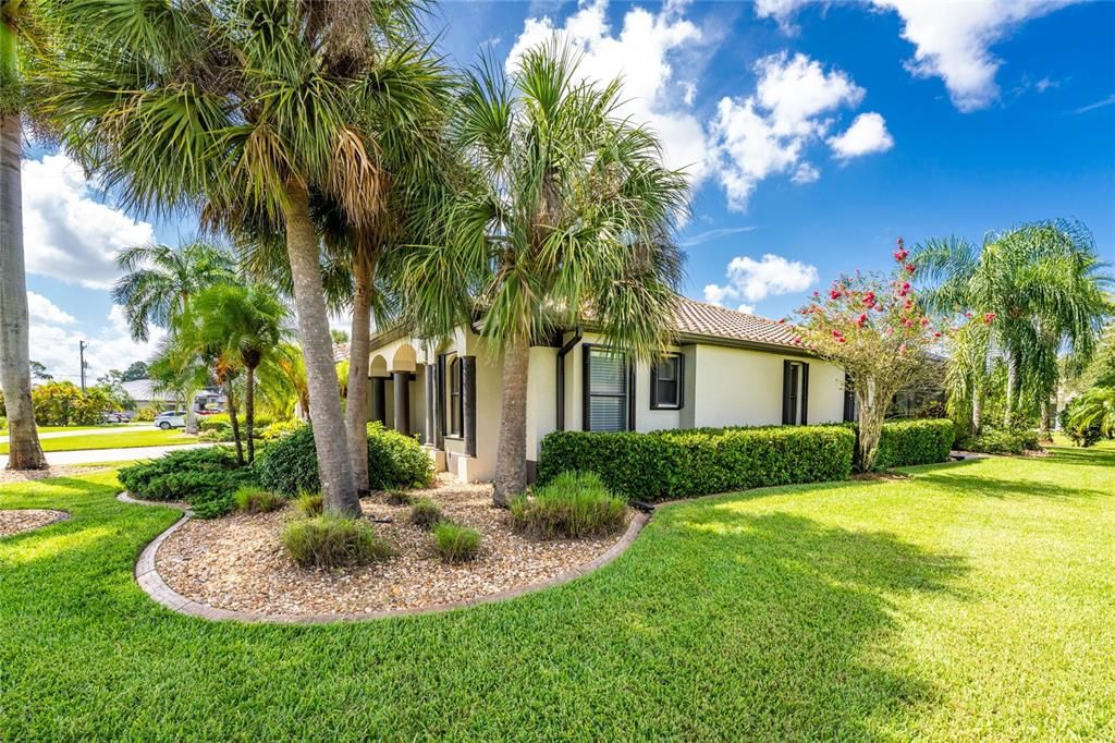 For Sale: $625,000 (3 beds, 2 baths, 2339 Square Feet)