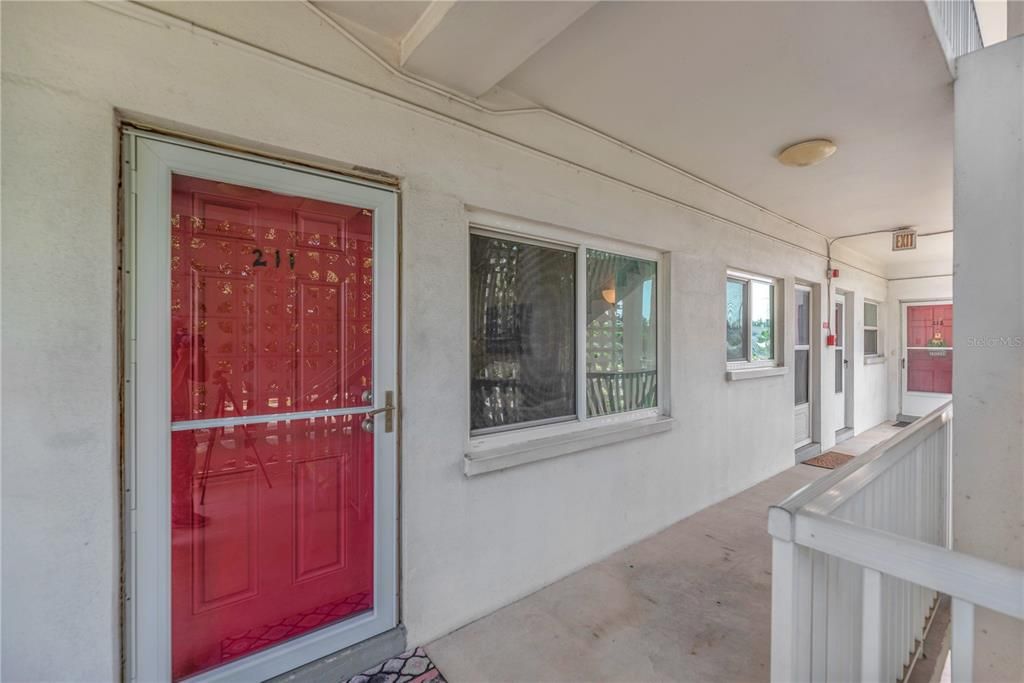 For Sale: $124,990 (2 beds, 1 baths, 1135 Square Feet)