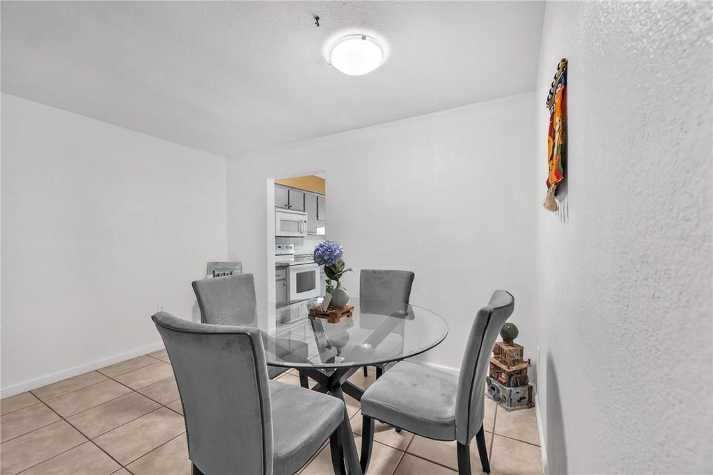 For Sale: $124,990 (2 beds, 1 baths, 1135 Square Feet)