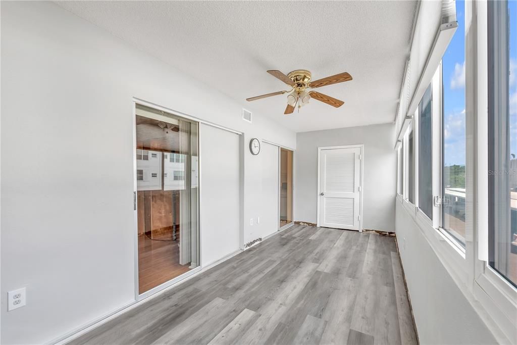 For Sale: $124,990 (2 beds, 1 baths, 1135 Square Feet)
