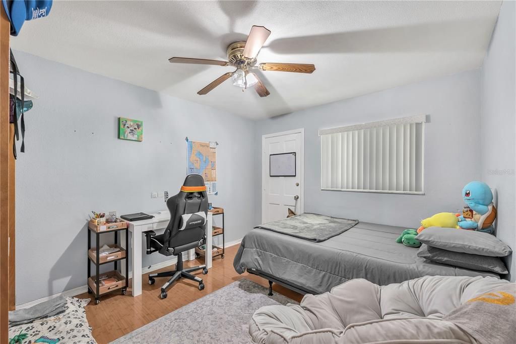 For Sale: $124,990 (2 beds, 1 baths, 1135 Square Feet)