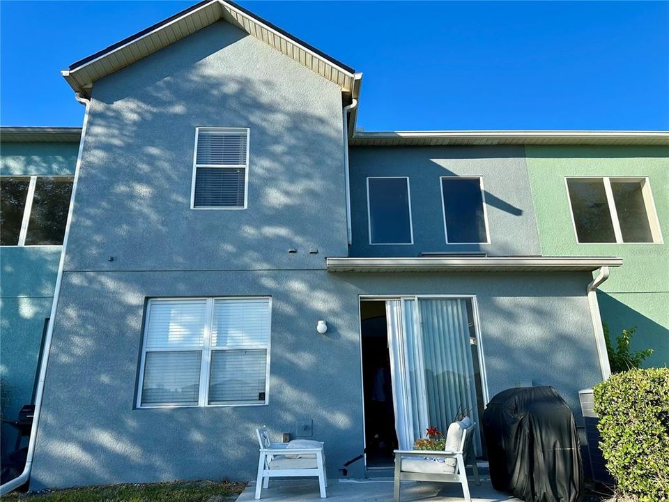 For Rent: $2,400 (3 beds, 2 baths, 1721 Square Feet)