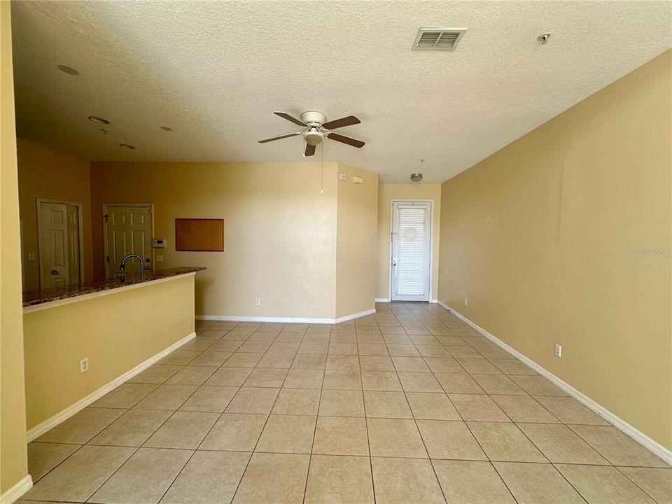 For Rent: $2,400 (3 beds, 2 baths, 1721 Square Feet)