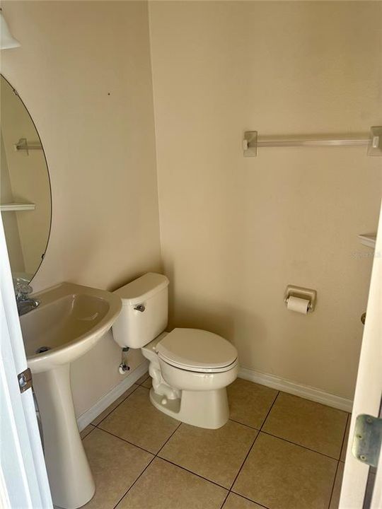 For Rent: $2,400 (3 beds, 2 baths, 1721 Square Feet)