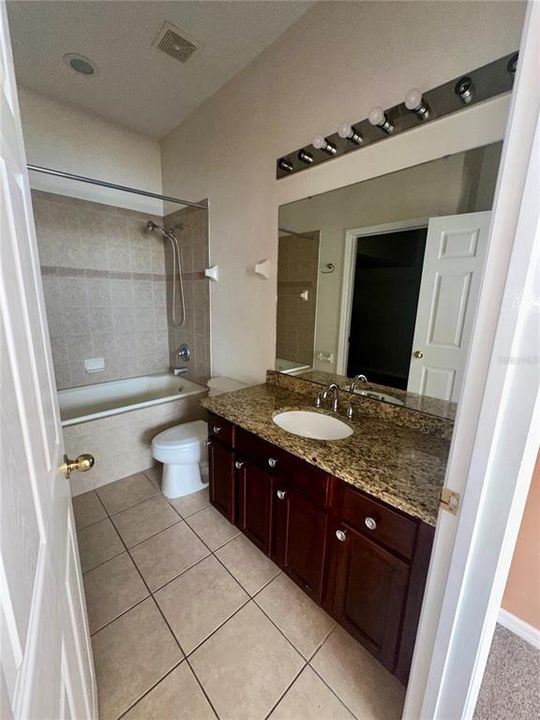 For Rent: $2,400 (3 beds, 2 baths, 1721 Square Feet)