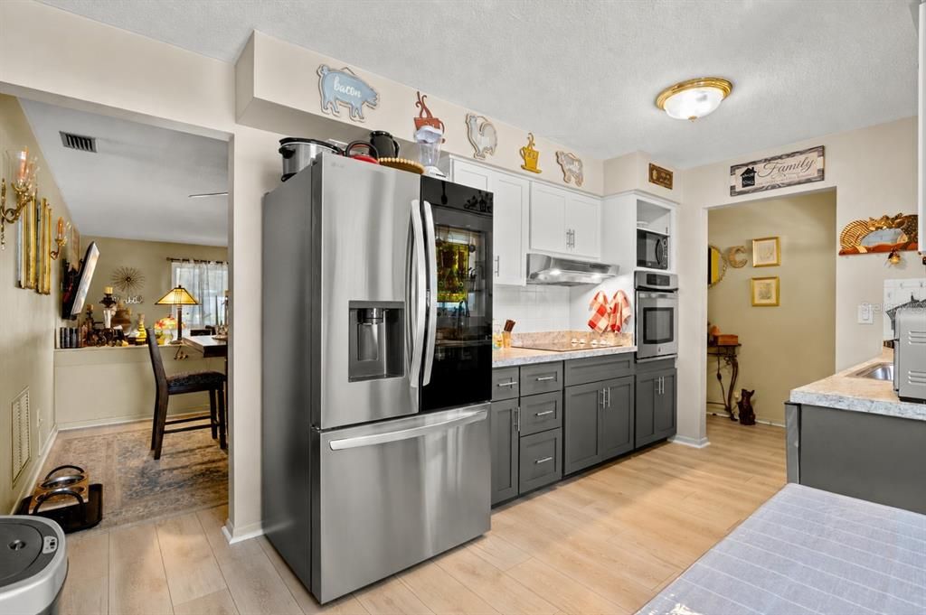 На продажу: $425,000 (3 спален, 2 ванн, 1379 Квадратных фут)