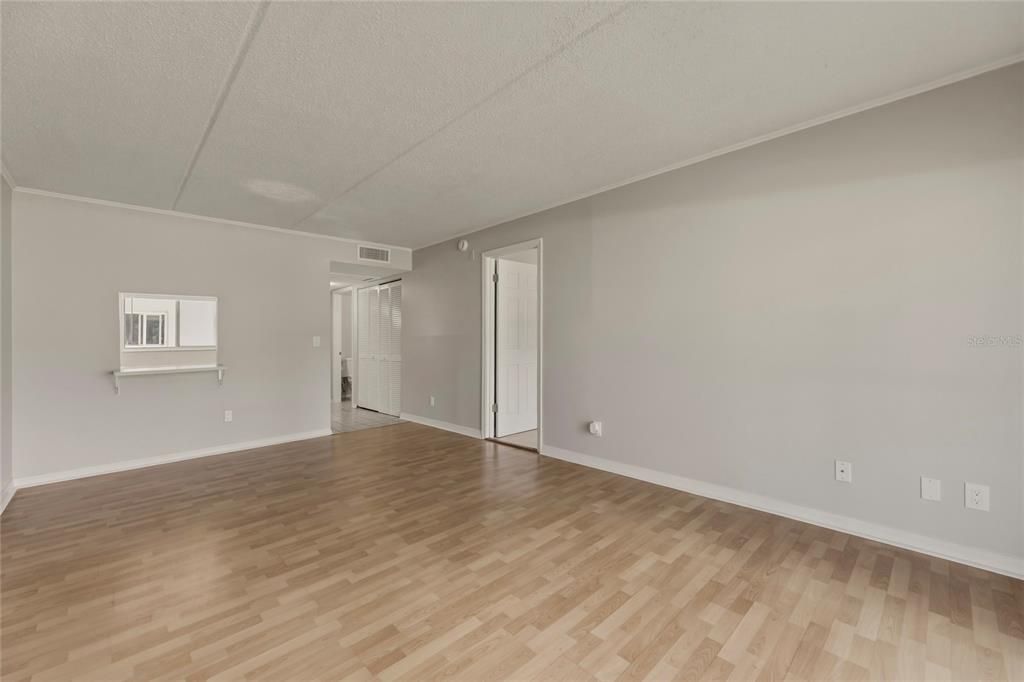 На продажу: $129,900 (1 спален, 1 ванн, 744 Квадратных фут)