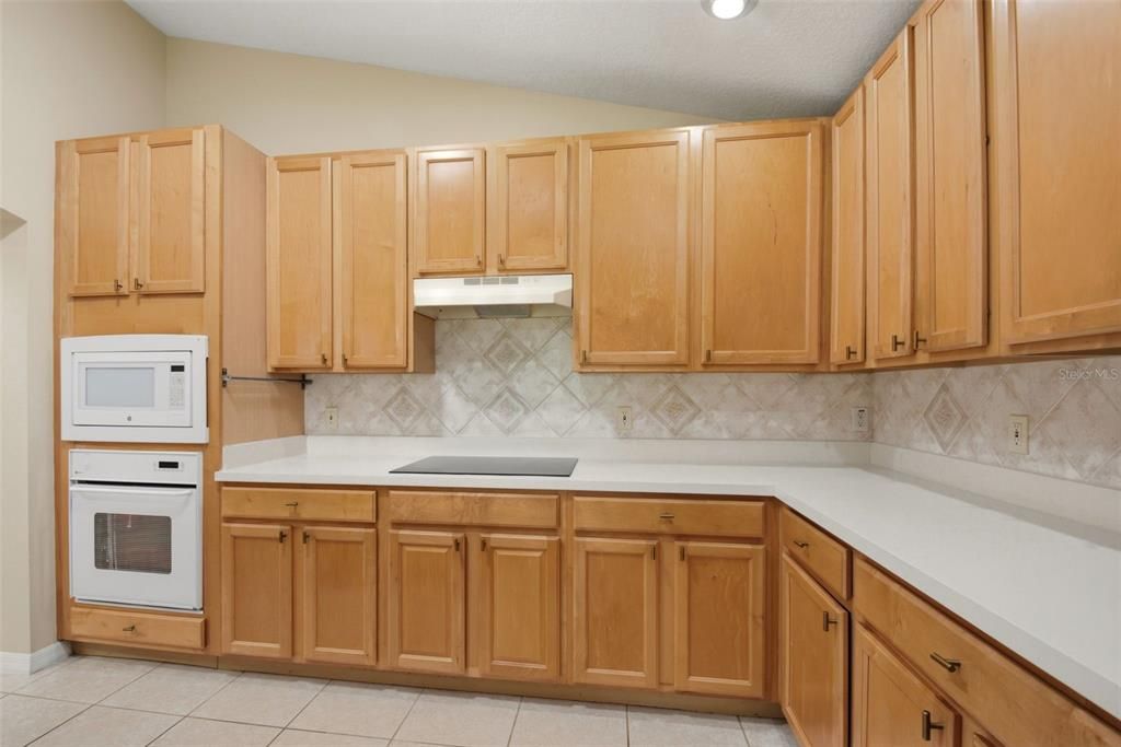 En Venta: $630,000 (5 camas, 3 baños, 3370 Pies cuadrados)