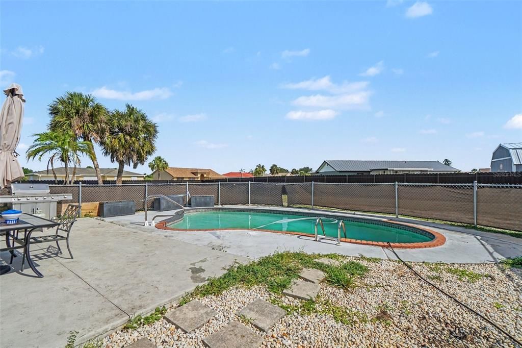 For Sale: $300,000 (3 beds, 2 baths, 1203 Square Feet)