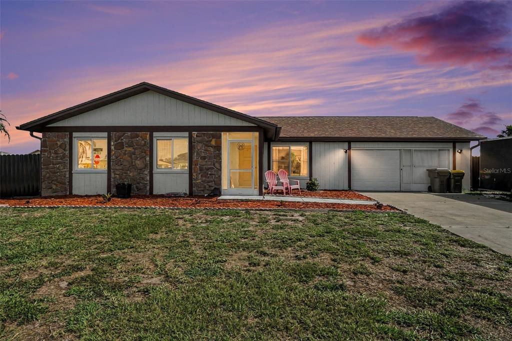For Sale: $300,000 (3 beds, 2 baths, 1203 Square Feet)