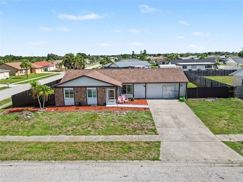 For Sale: $300,000 (3 beds, 2 baths, 1203 Square Feet)