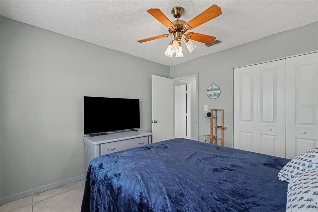 For Sale: $300,000 (3 beds, 2 baths, 1203 Square Feet)