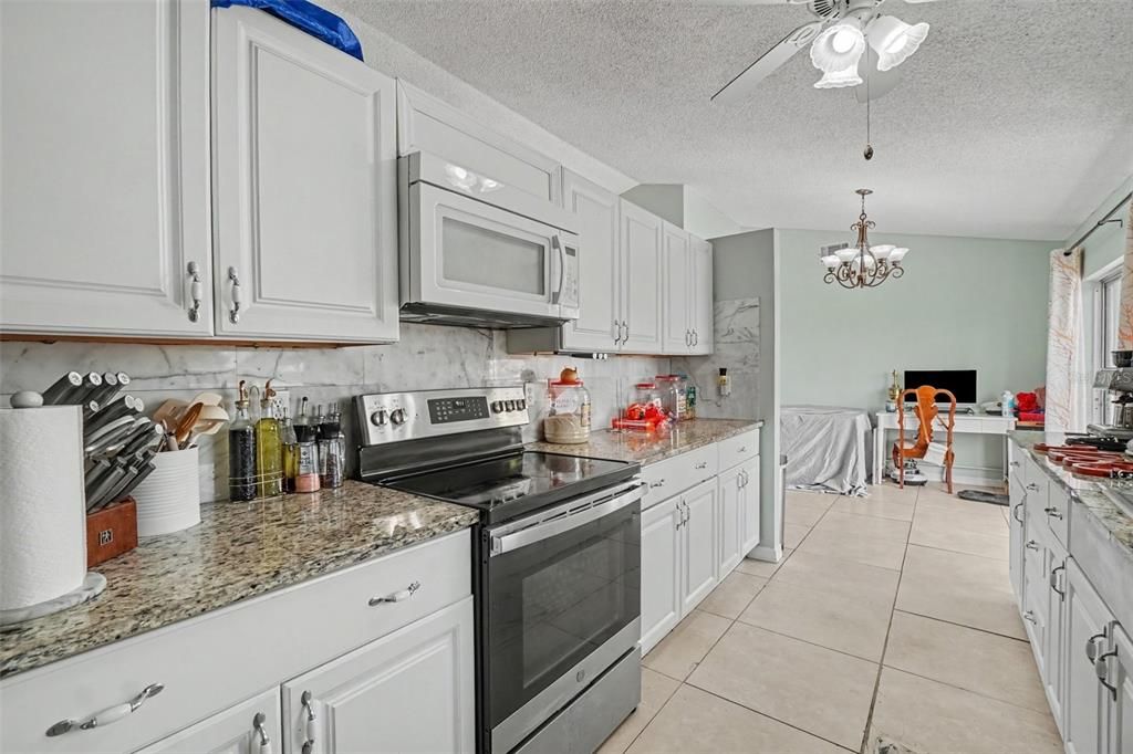 For Sale: $300,000 (3 beds, 2 baths, 1203 Square Feet)